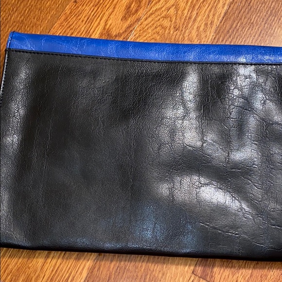 Kenneth Cole bag - Picture 2 of 2